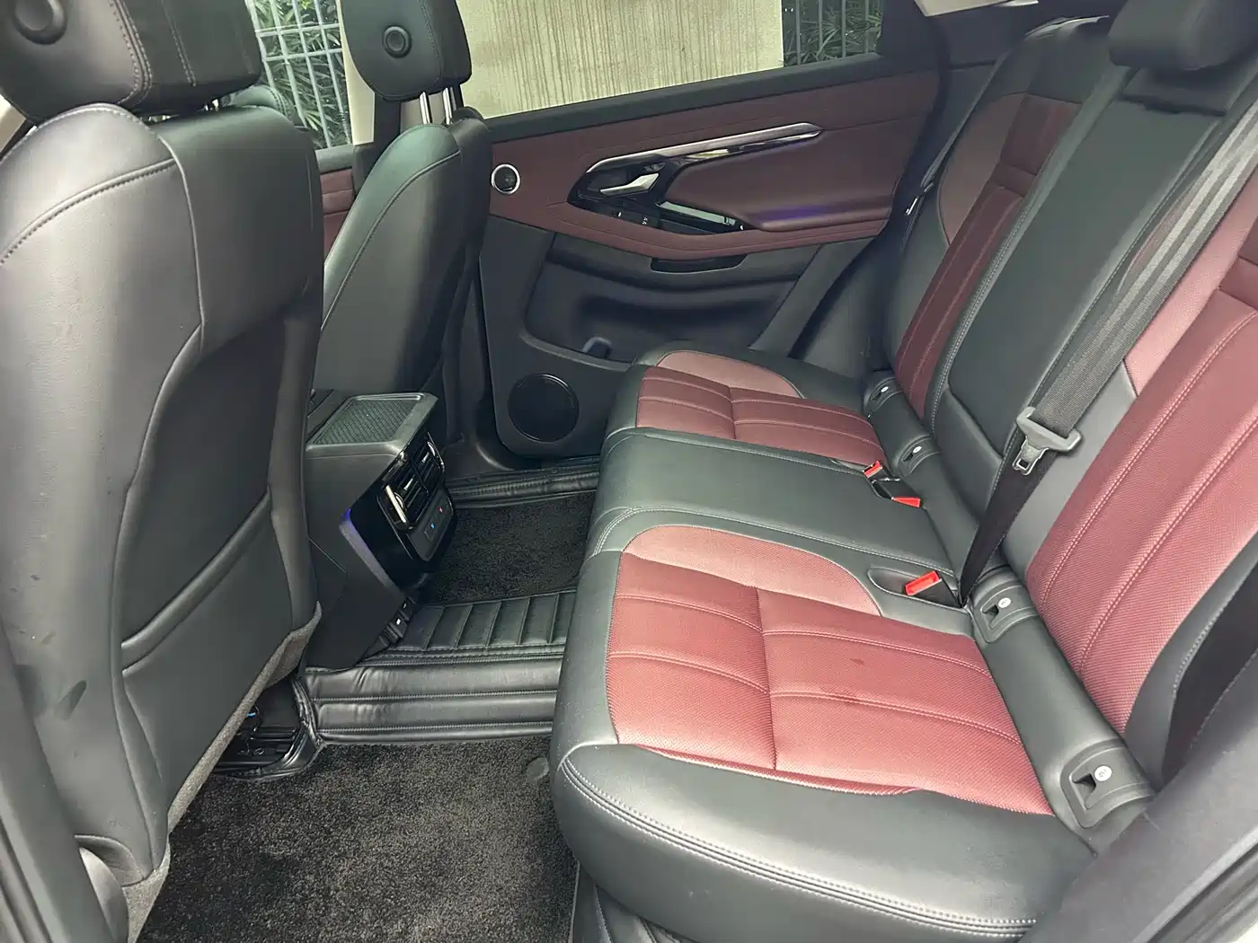 Land Rover Range Rover Evoque 2022 Range Rover Evoque L 249PS R-Dynamic Luxury Edition фото 27
