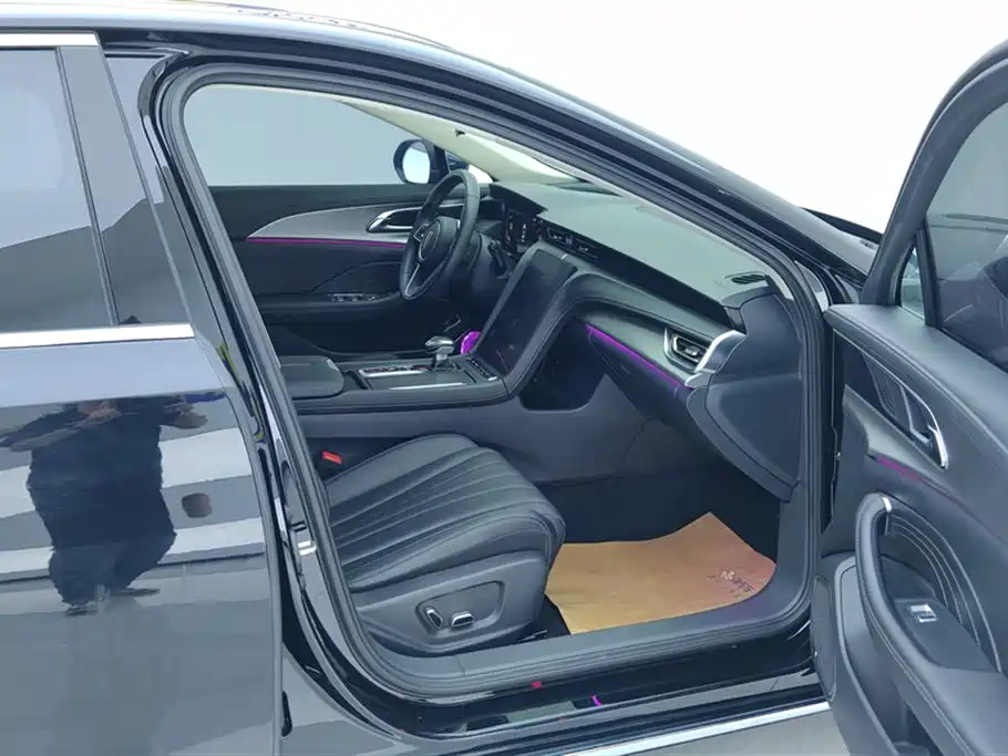 Hongqi H5 2024 1.5T DCT Smart Connect Flag Rhythm Edition фото 8