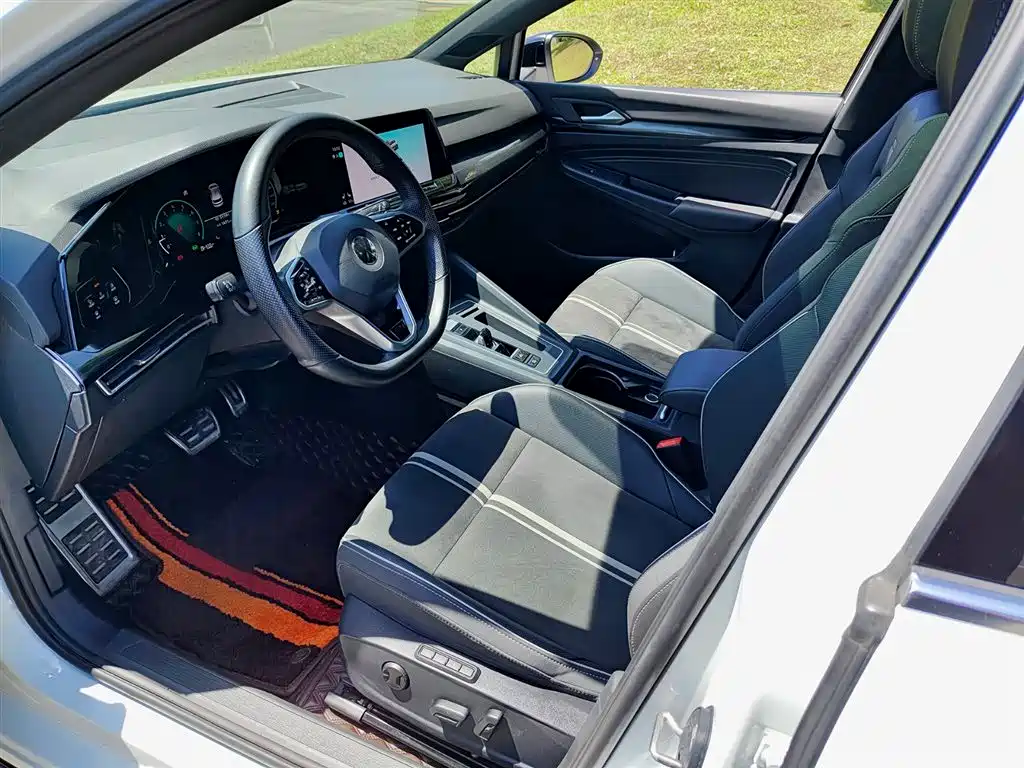 Volkswagen Golf 2021 280TSI DSG R-Line фото 7