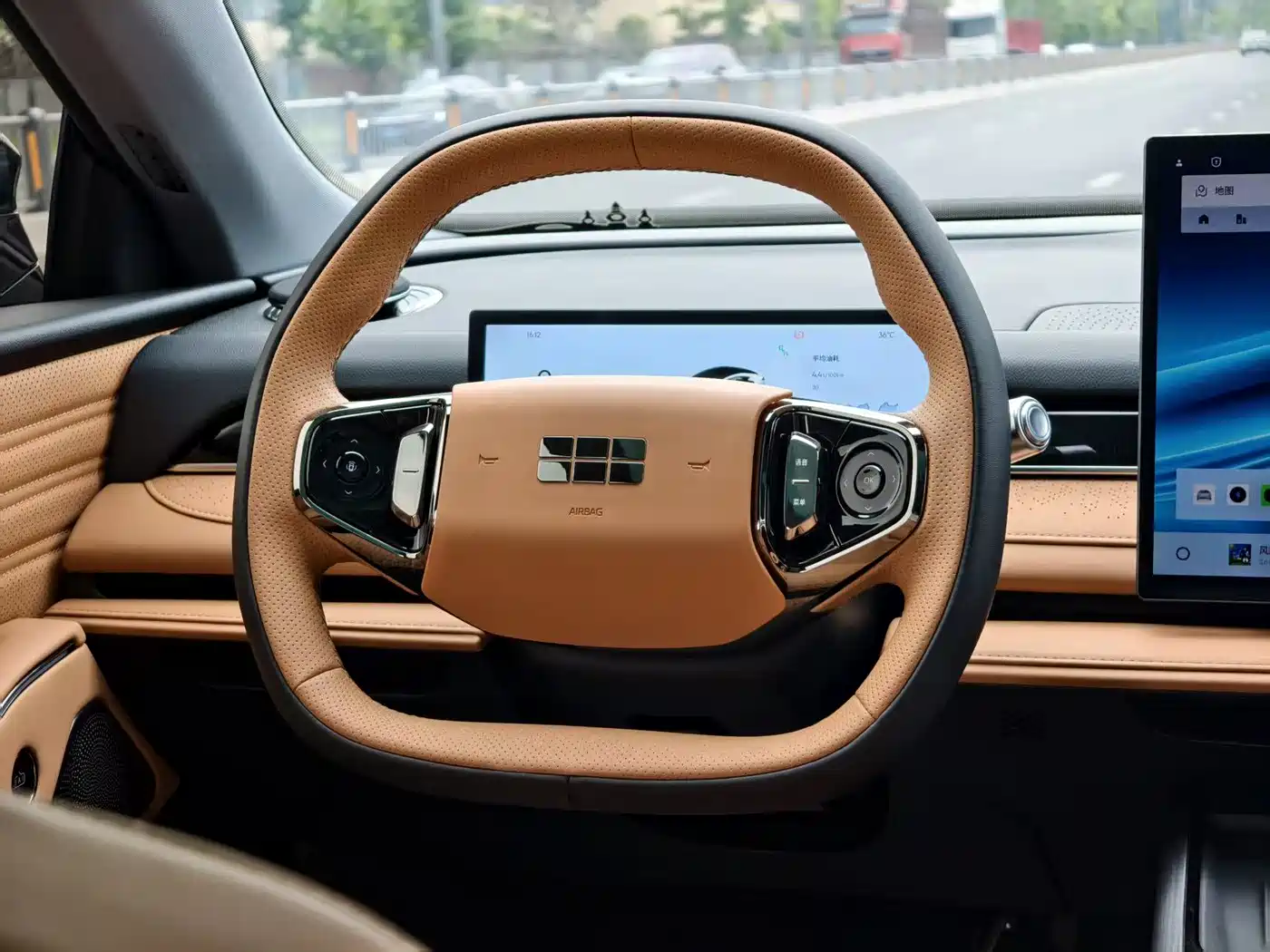 Geely Galaxy Galaxy Xingyao 8 2025 130km EM-i Premium Edition фото 10
