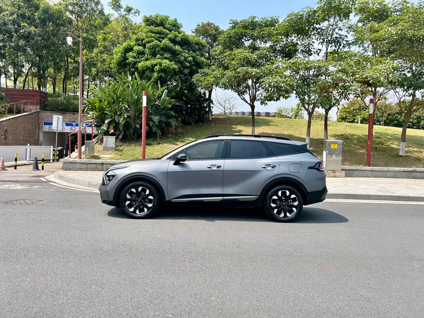 Kia Sportage 2023 2.0T 2WD Flagship Edition фото 4