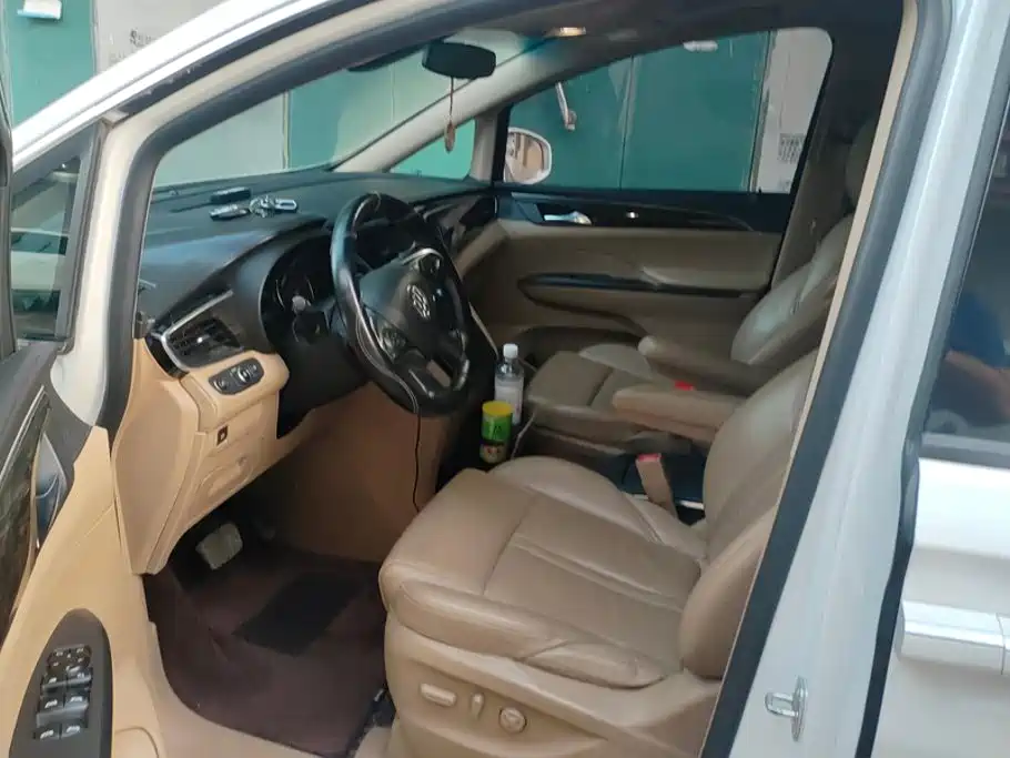Фото 9 - Buick GL8