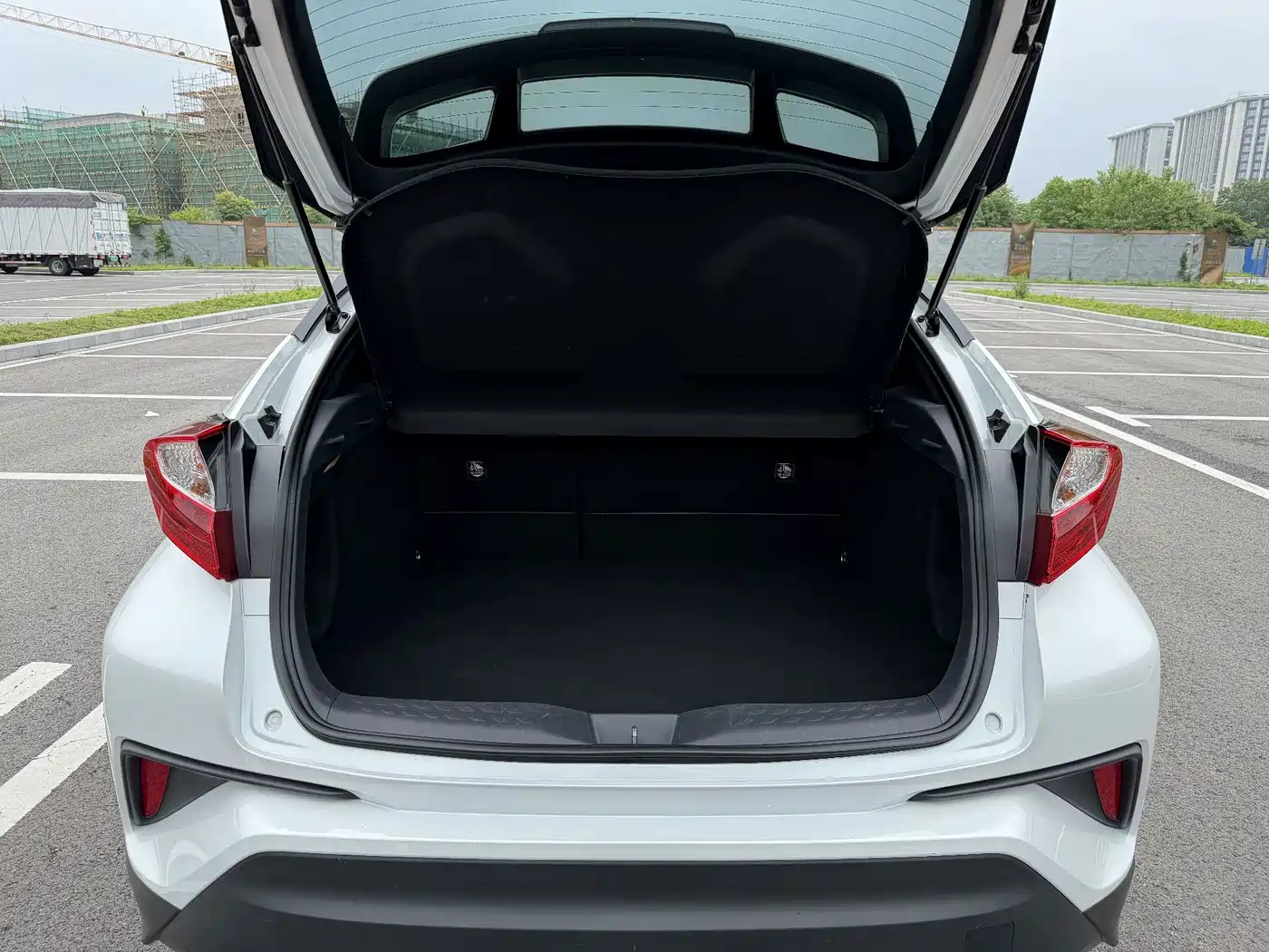 Toyota C-HR 2023 2022 2.0L Leading Edition