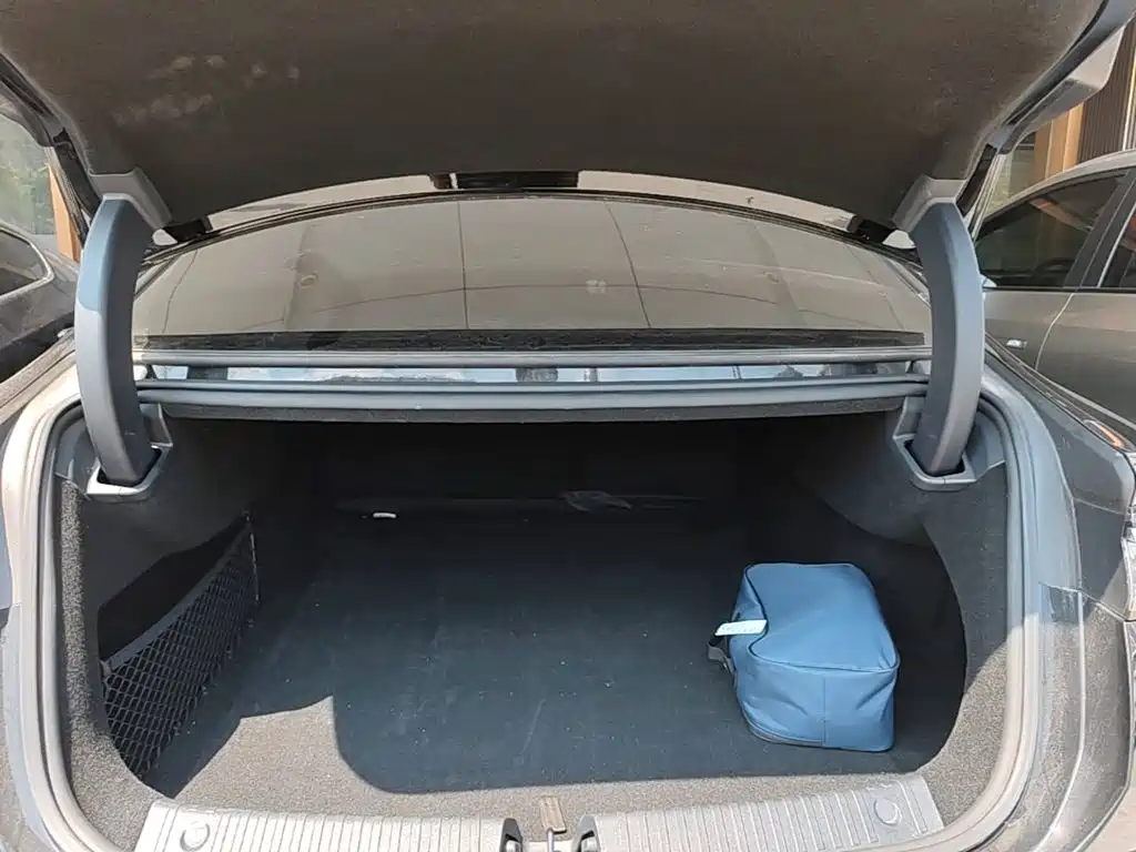 BYD Seal 2024 2024 Glory Edition DM-i 1.5L 121km Luxury