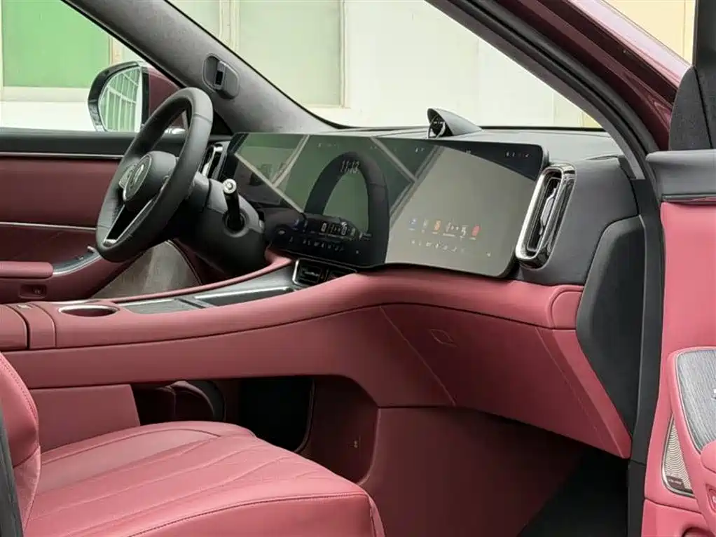 AITO Wenjie AITO M8 2025 Model Extended Range Ultra Edition 53.4kWh 5-Seater фото 6
