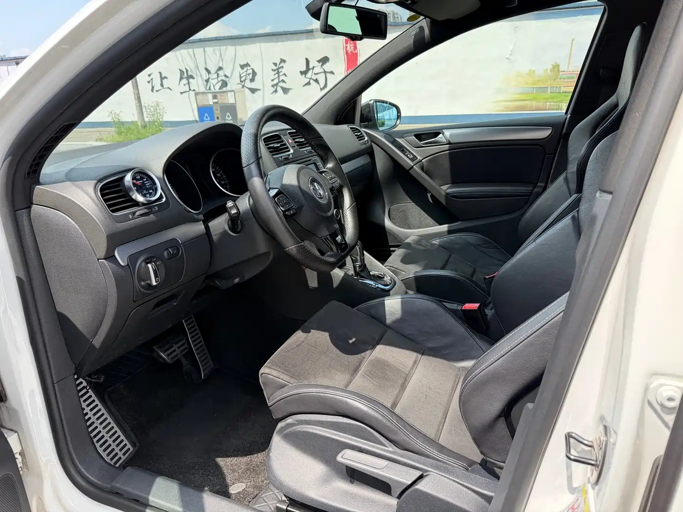Volkswagen Golf (Import) 2011 2.0TSI R фото 6