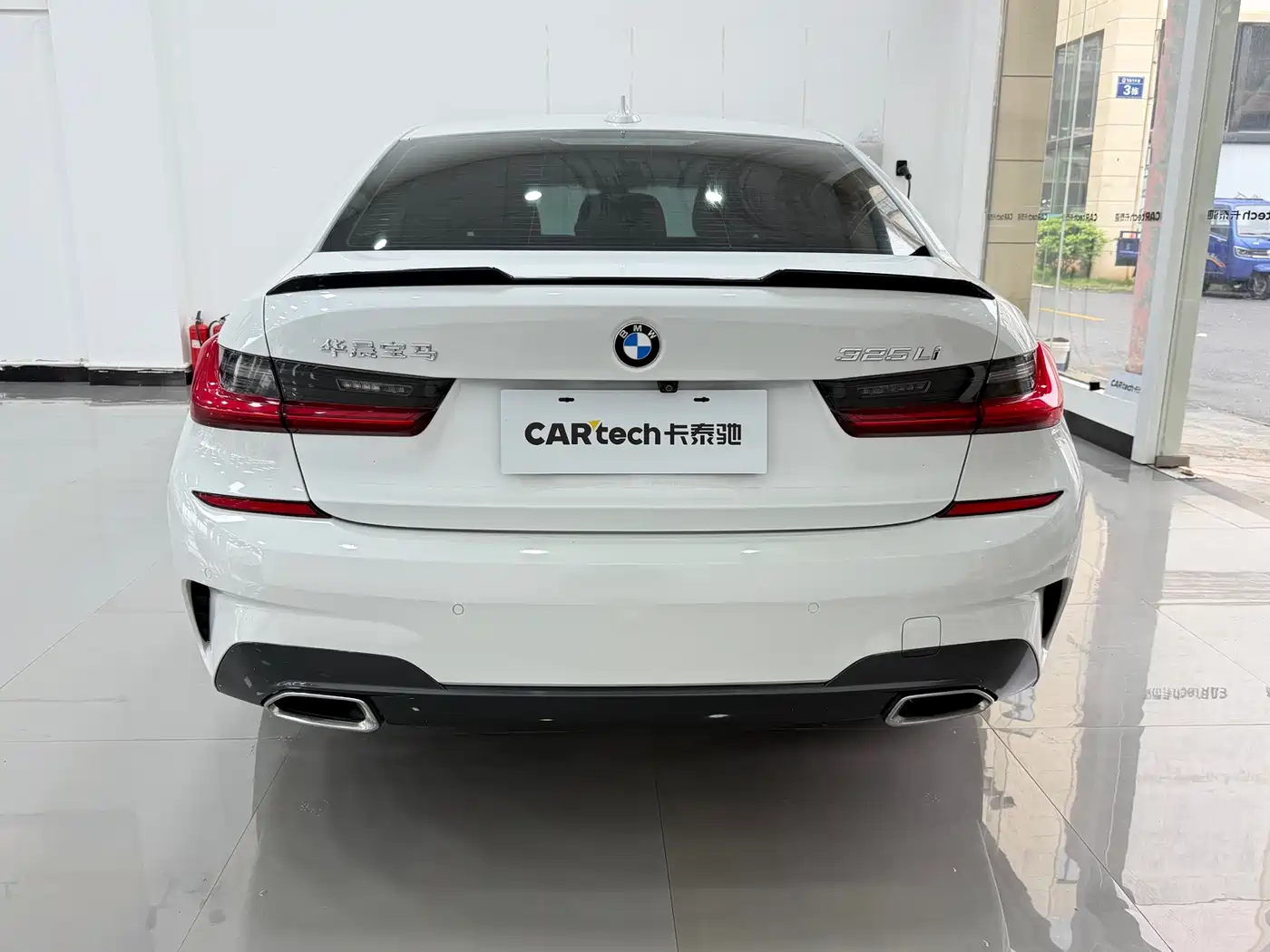BMW 3 Series 2021 325Li M Sport Package фото 9