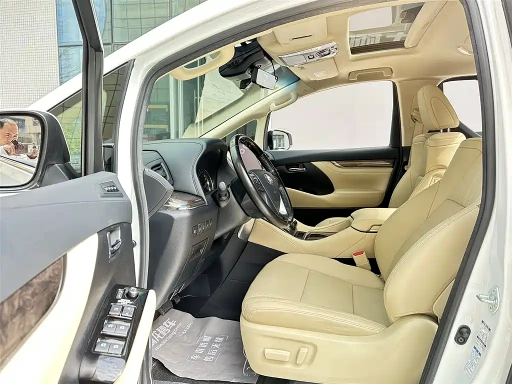 Toyota Vellfire 2020 Twin Engine 2.5L HV Premium Edition фото 11
