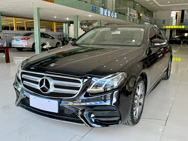MERCEDES-BENZ E CLASS