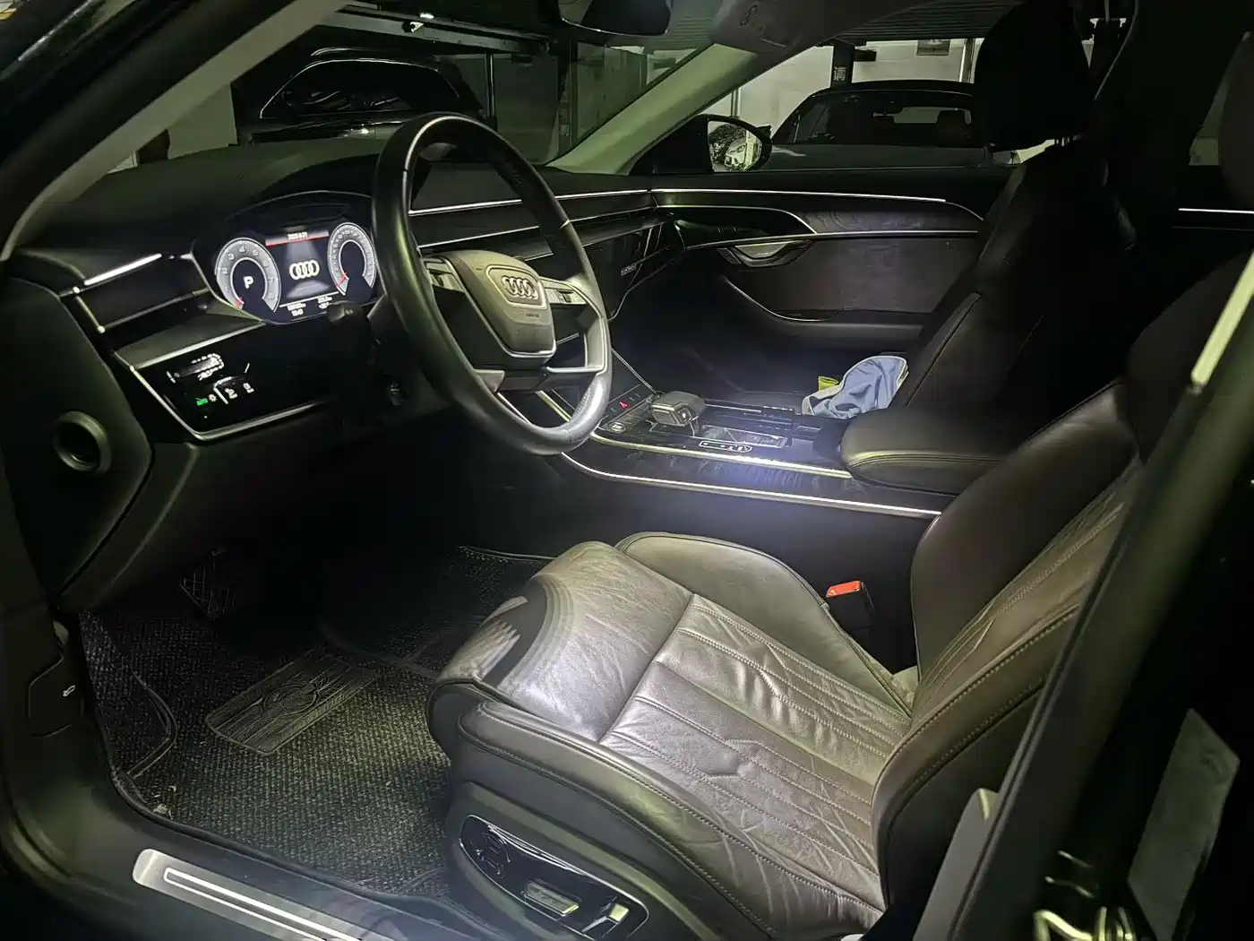 Фото 6 - Audi A8