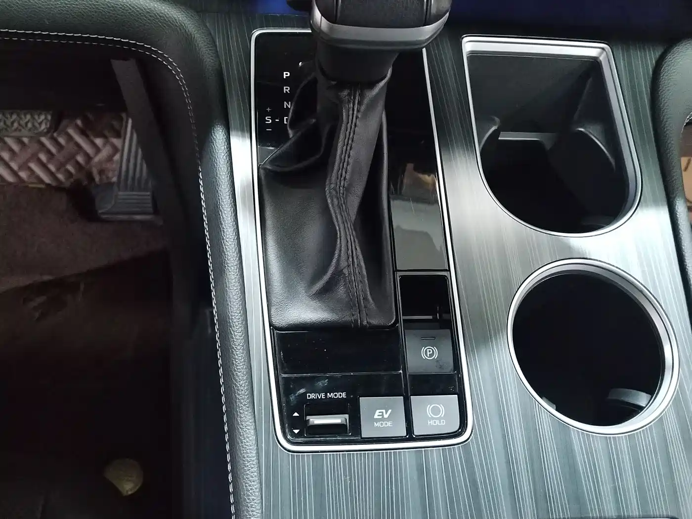 Toyota Sienna 2021 2.5L Hybrid Premium Edition фото 11