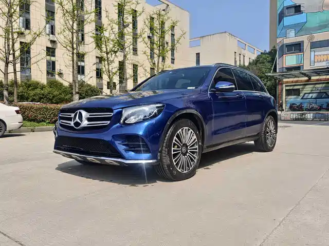 MERCEDES-BENZ GLC