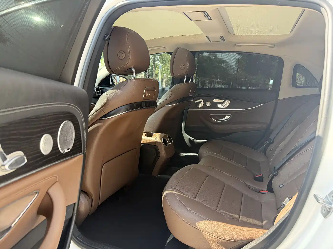 Mercedes-Benz E-Class 2020 E 300 L Sport Fashion Model фото 4