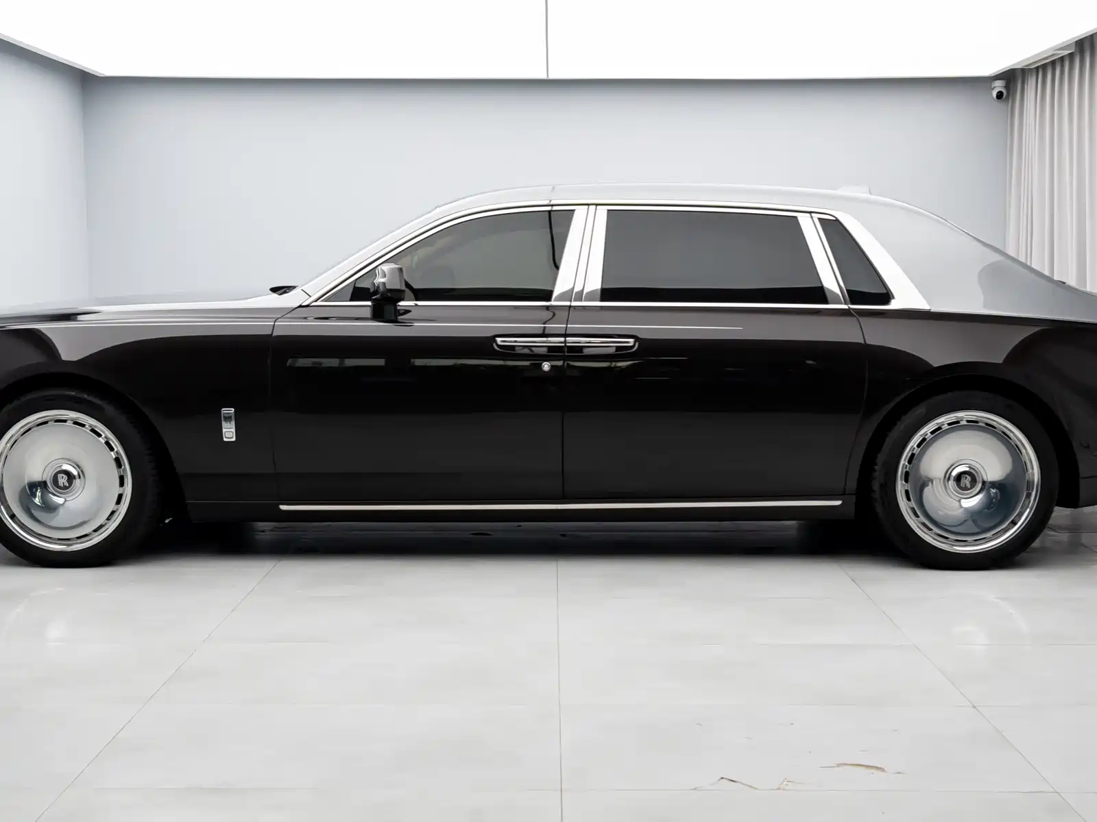 Фото 4 - Rolls-Royce Phantom