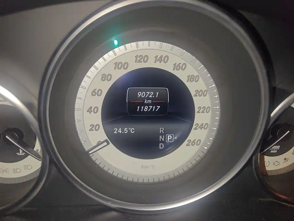 Mercedes-Benz E-Class 2015 E 260 L Sport фото 5