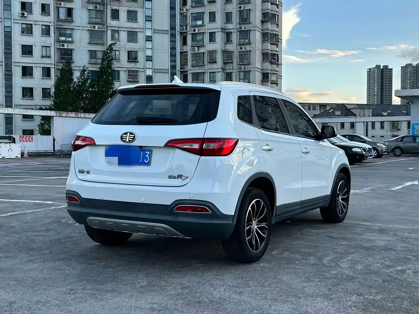 FAW Senya R7 2016 2016 1.6L Manual Luxury