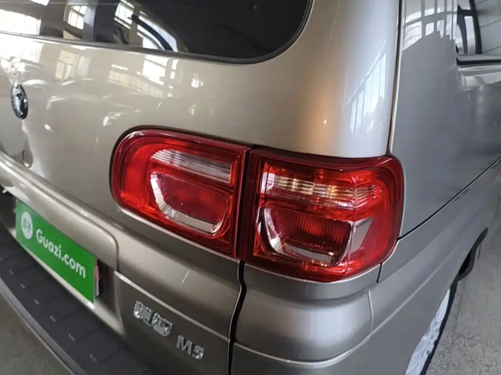 Dongfeng Fengxing Lingzhi 2025 2023 M5 1.6L Utility 5-Seater
