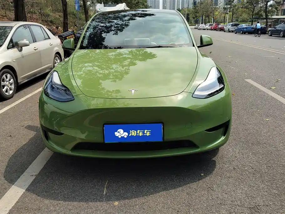 TESLA MODEL Y
