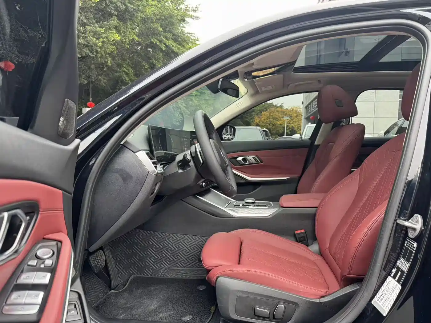 BMW 3 Series 2024 325Li M Sport Shadowline Package фото 3