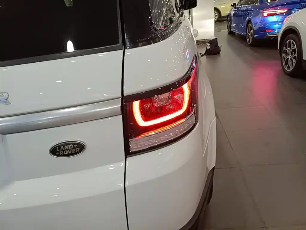 Фото 8 - Land Rover Range Rover Sport