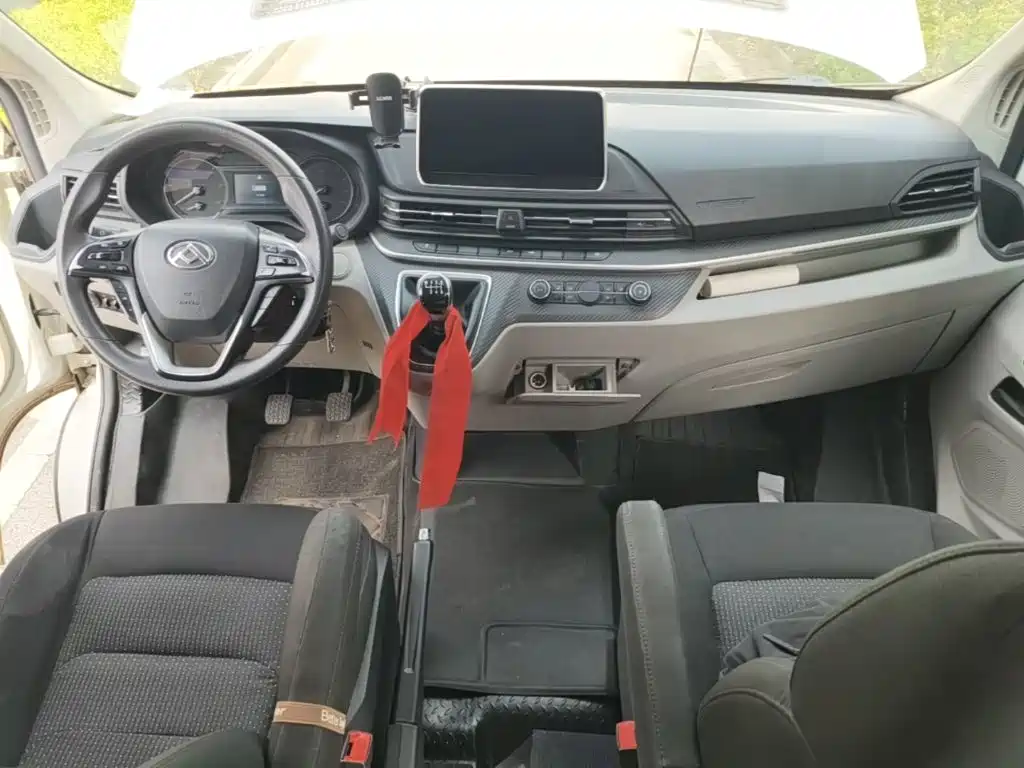 SAIC Maxus Xintu V90 2023 2022 2.0T Manual Zhiyun King RWD Long Wheelbase High Roof Single Rear Tire 6/7-Seater