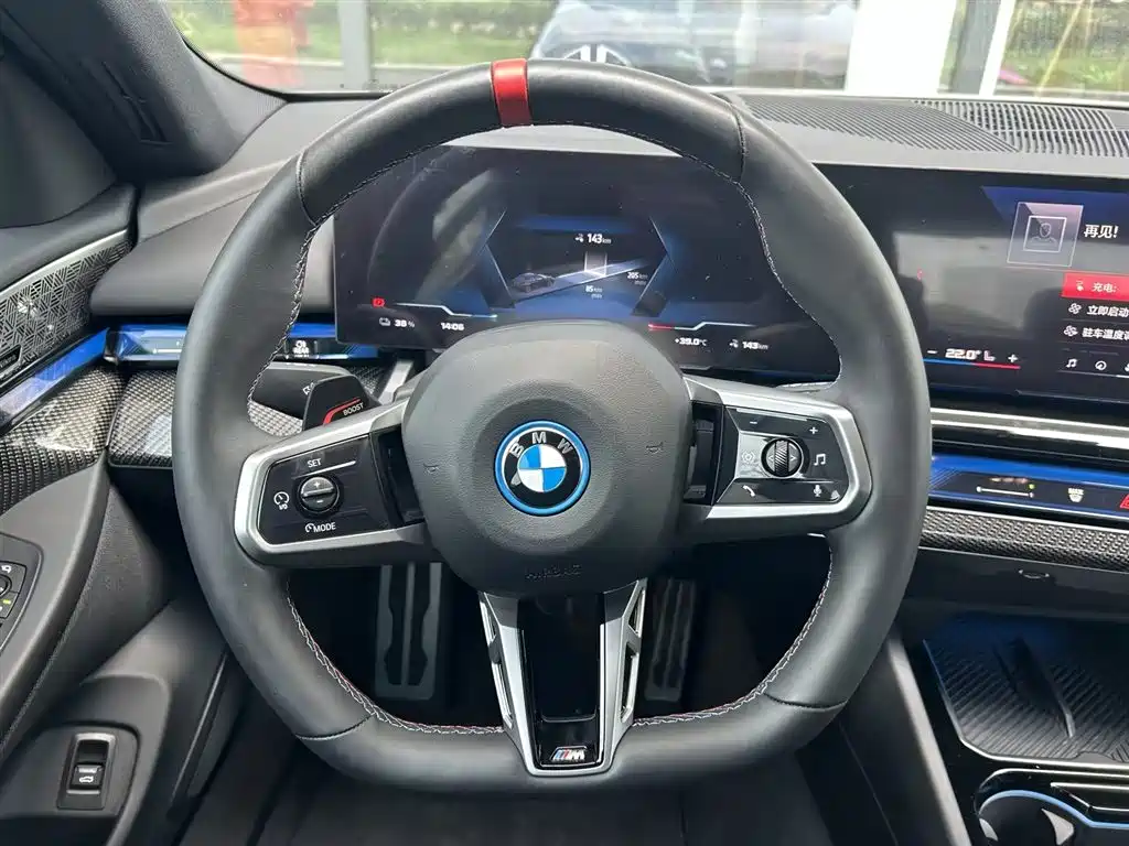 Фото 8 - BMW i5 M60