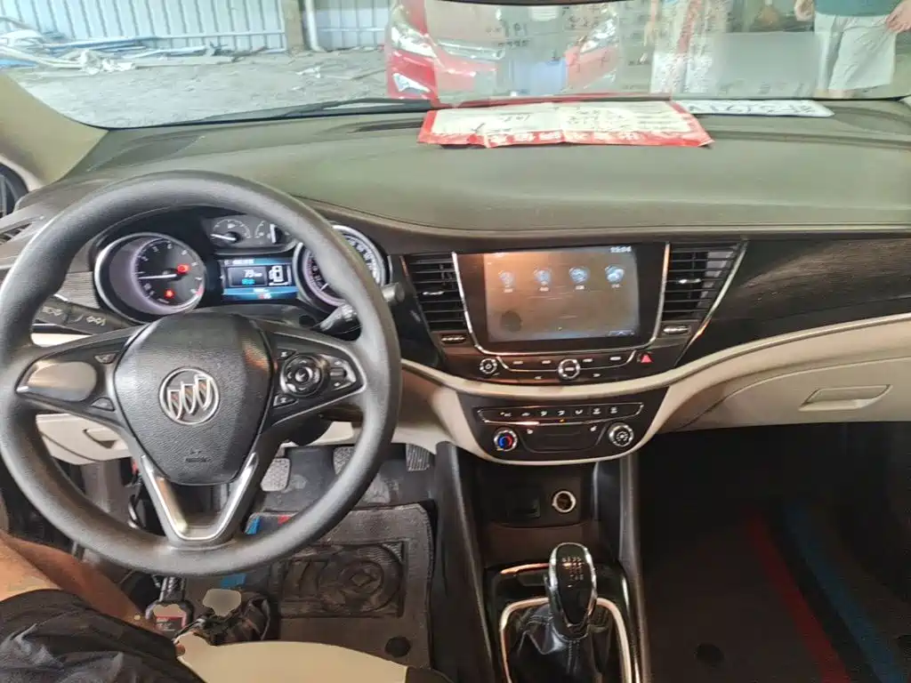 Photo 10 - Buick Verano