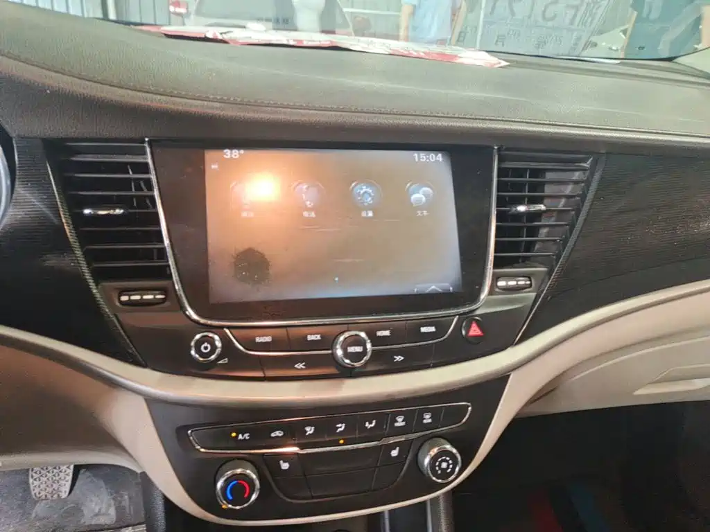 Photo 13 - Buick Verano