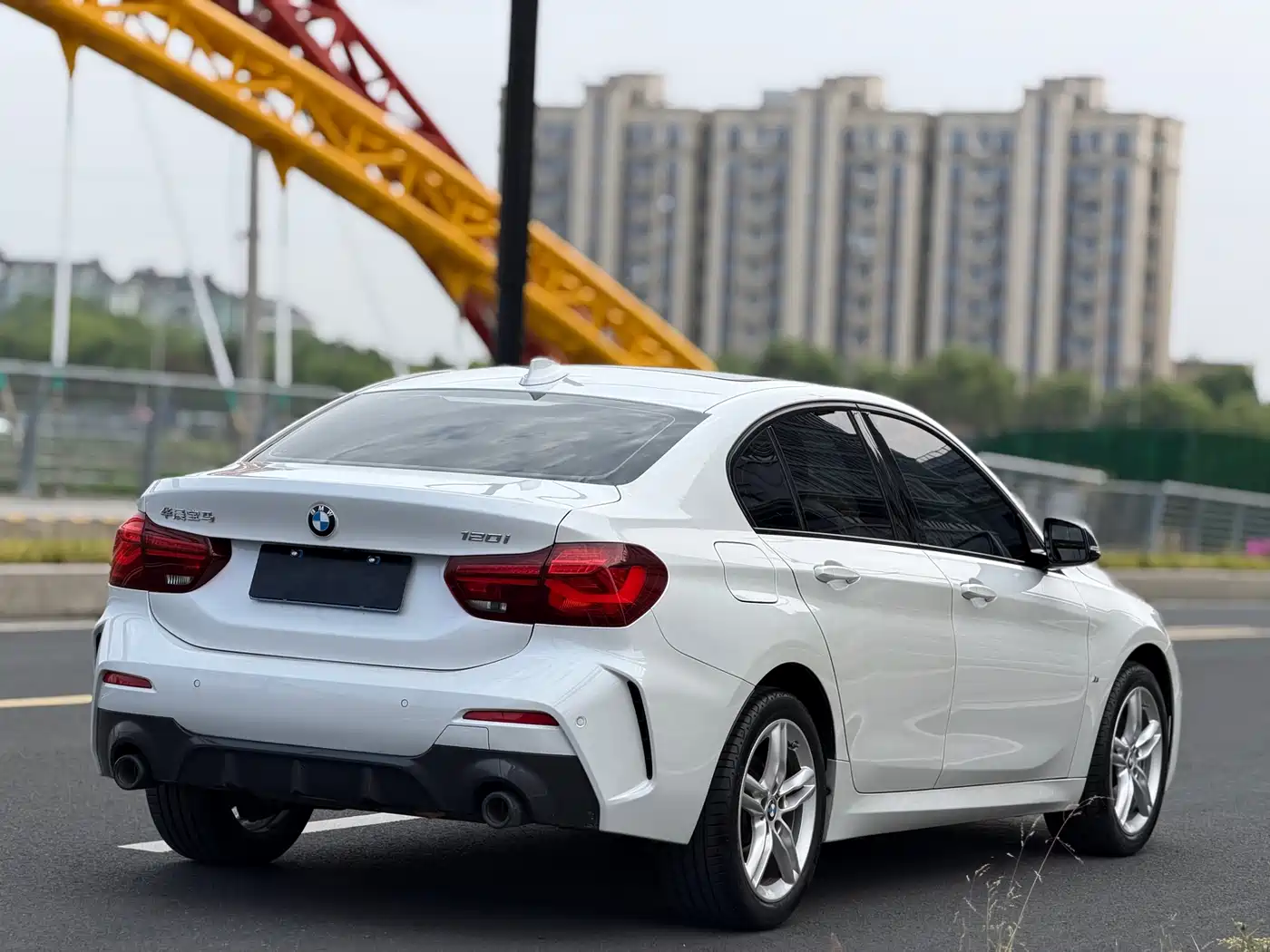 BMW 1-SERIES