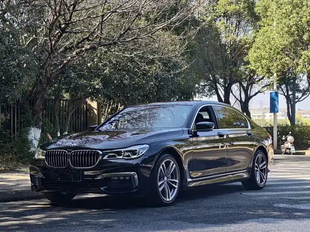 BMW 7 SERIES