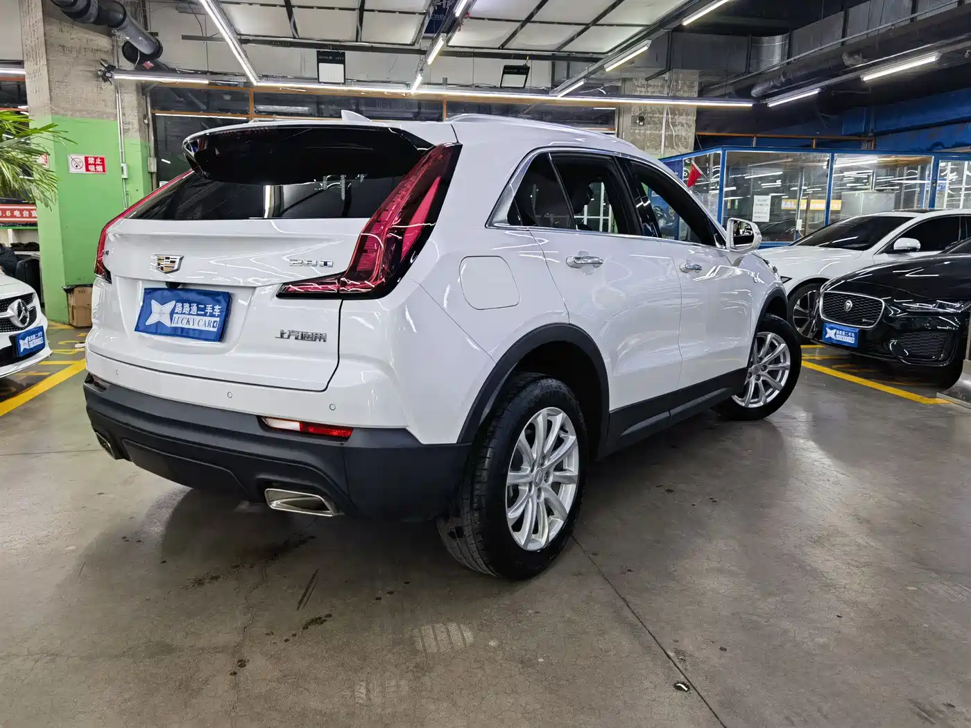 CADILLAC XT4