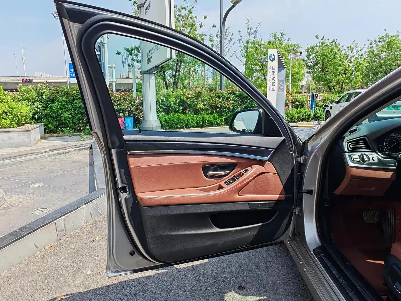 BMW 5 Series 2014 520Li Elegance фото 10