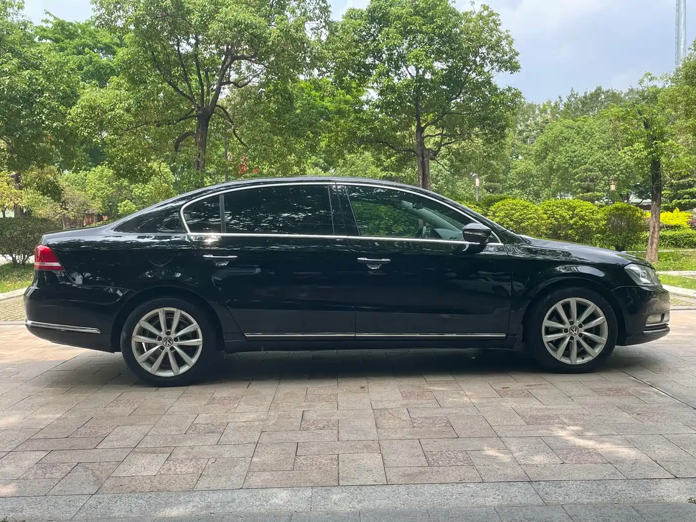 Volkswagen Magotan 2012 Facelift 2.0TSI Premium фото 12