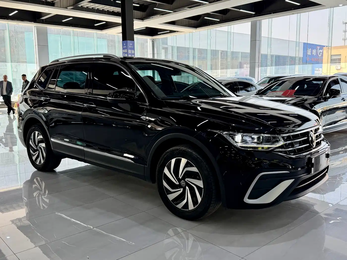 Volkswagen Tiguan L 2023 280TSI 2WD Trend Limited Edition фото 3