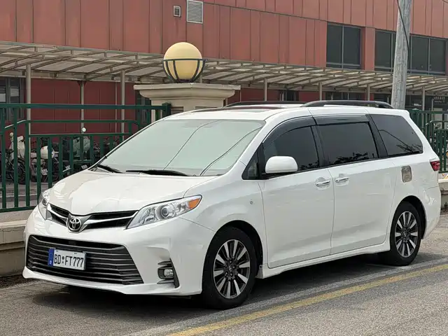 toyota sienna