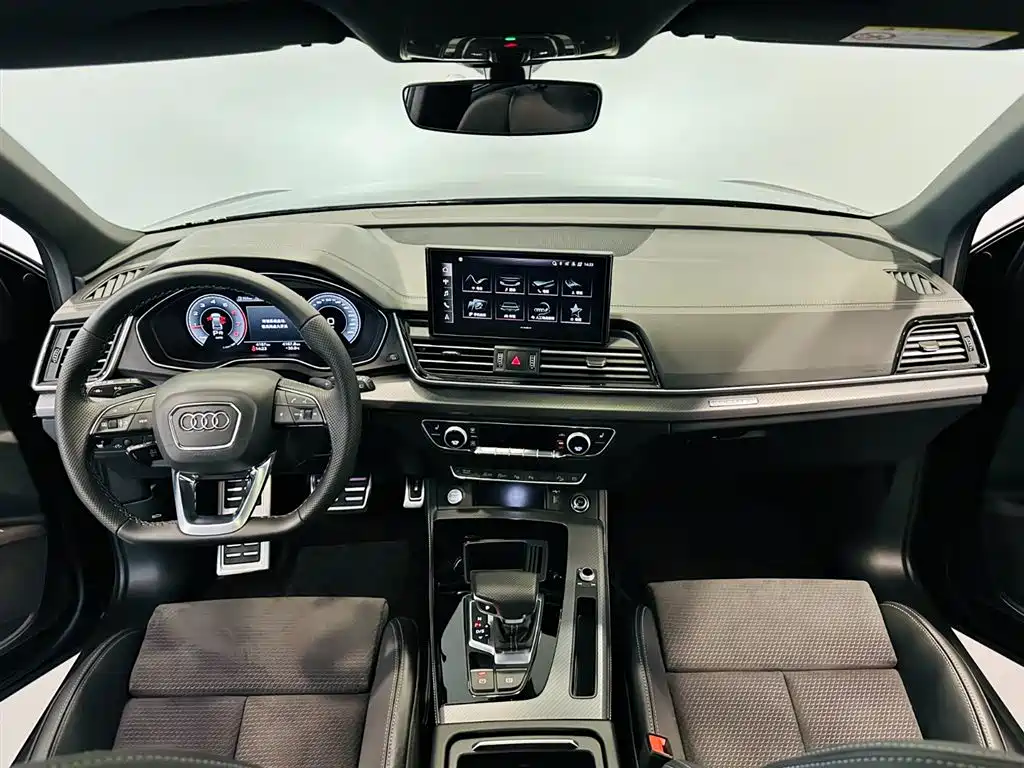AUDI Q5L SPORTBACK