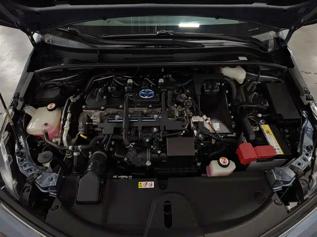 Toyota Corolla 2021 Hybrid 1.8L E-CVT Elite Edition фото 6