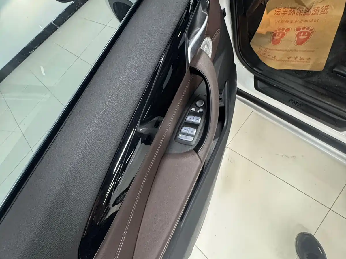 BMW X1 2022 sDrive20Li Fashion фото 14