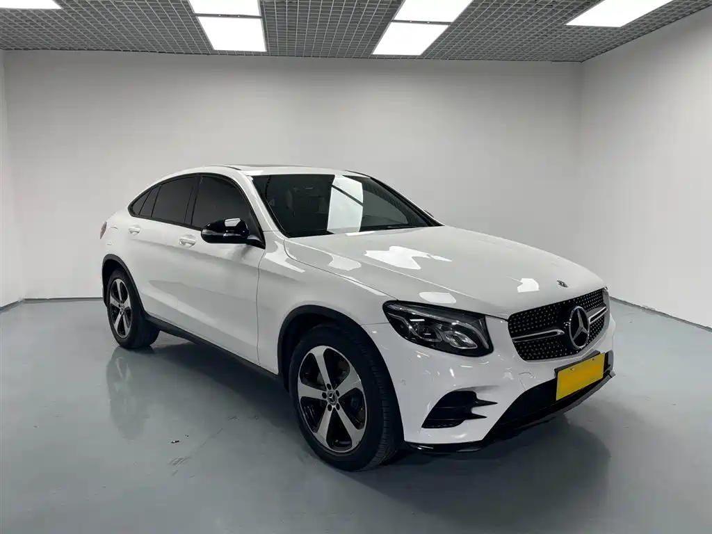 Mercedes-Benz GLC Coupe 2017 GLC 200 4MATIC Coupe SUV фото 3
