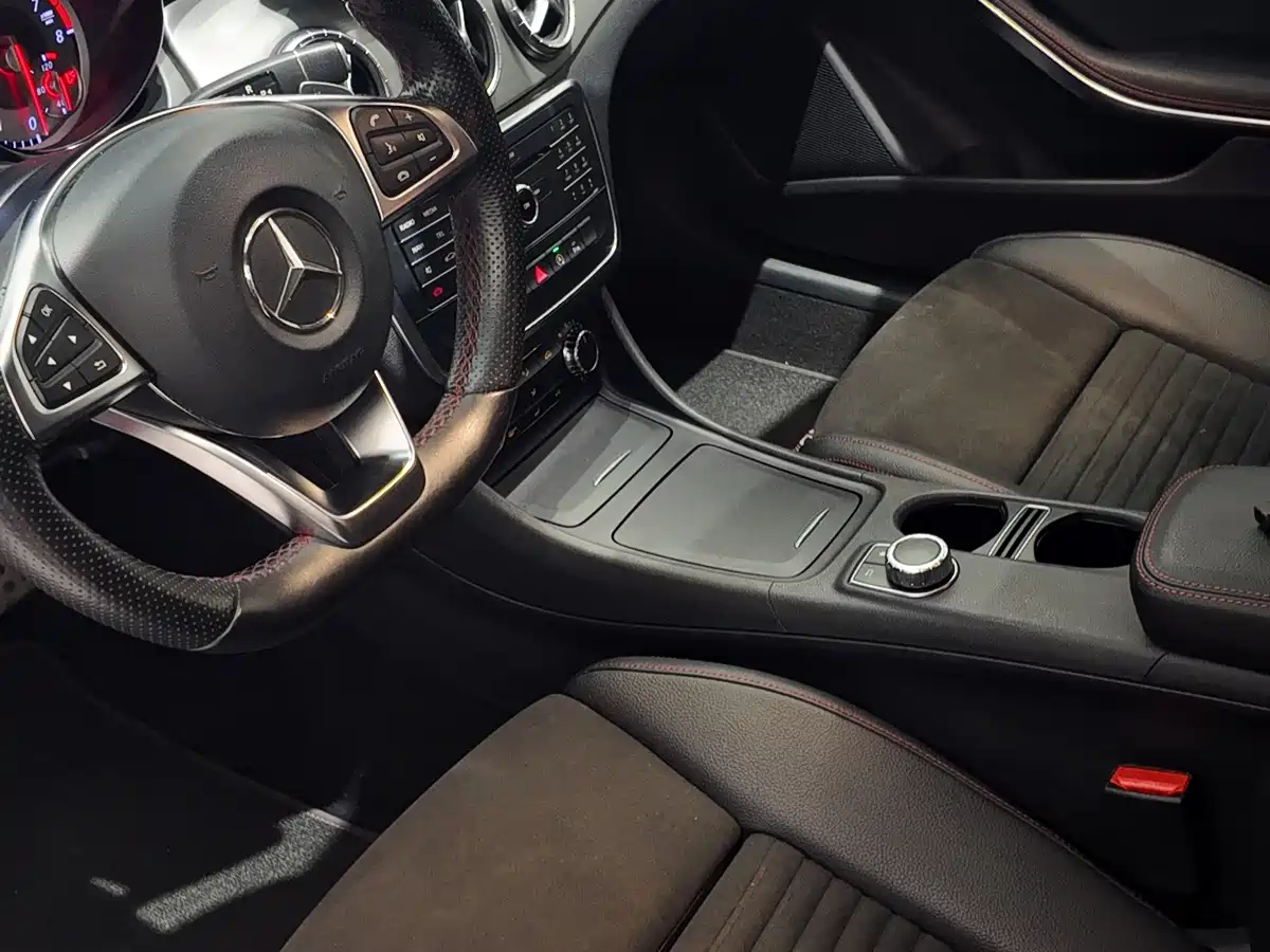 Mercedes-Benz CLA (Import) 2016 CLA 220 4MATIC фото 7