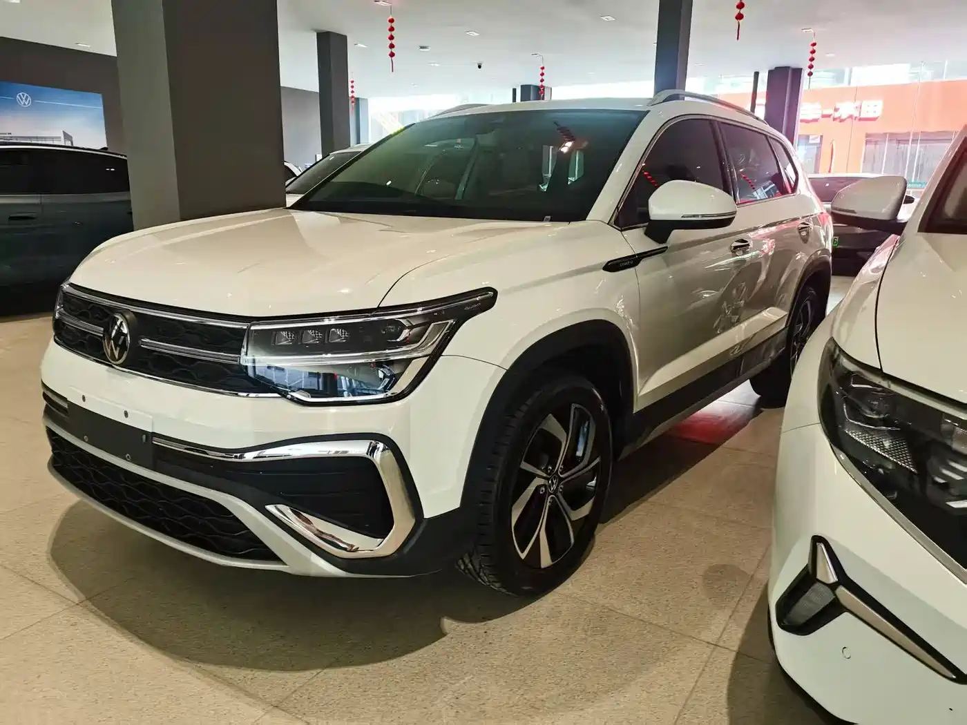 Volkswagen Tharu 2023 300TSI 2WD Full Moon Edition
