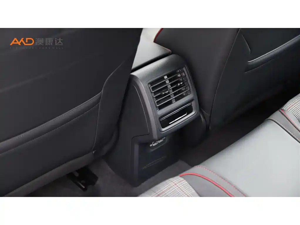 Volkswagen Golf GTI 2023 380TSI DSG GTI фото 9