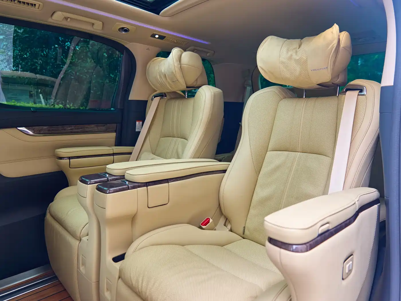 Toyota Vellfire 2021 Crown Hybrid 2.5L HV Supreme Edition фото 17