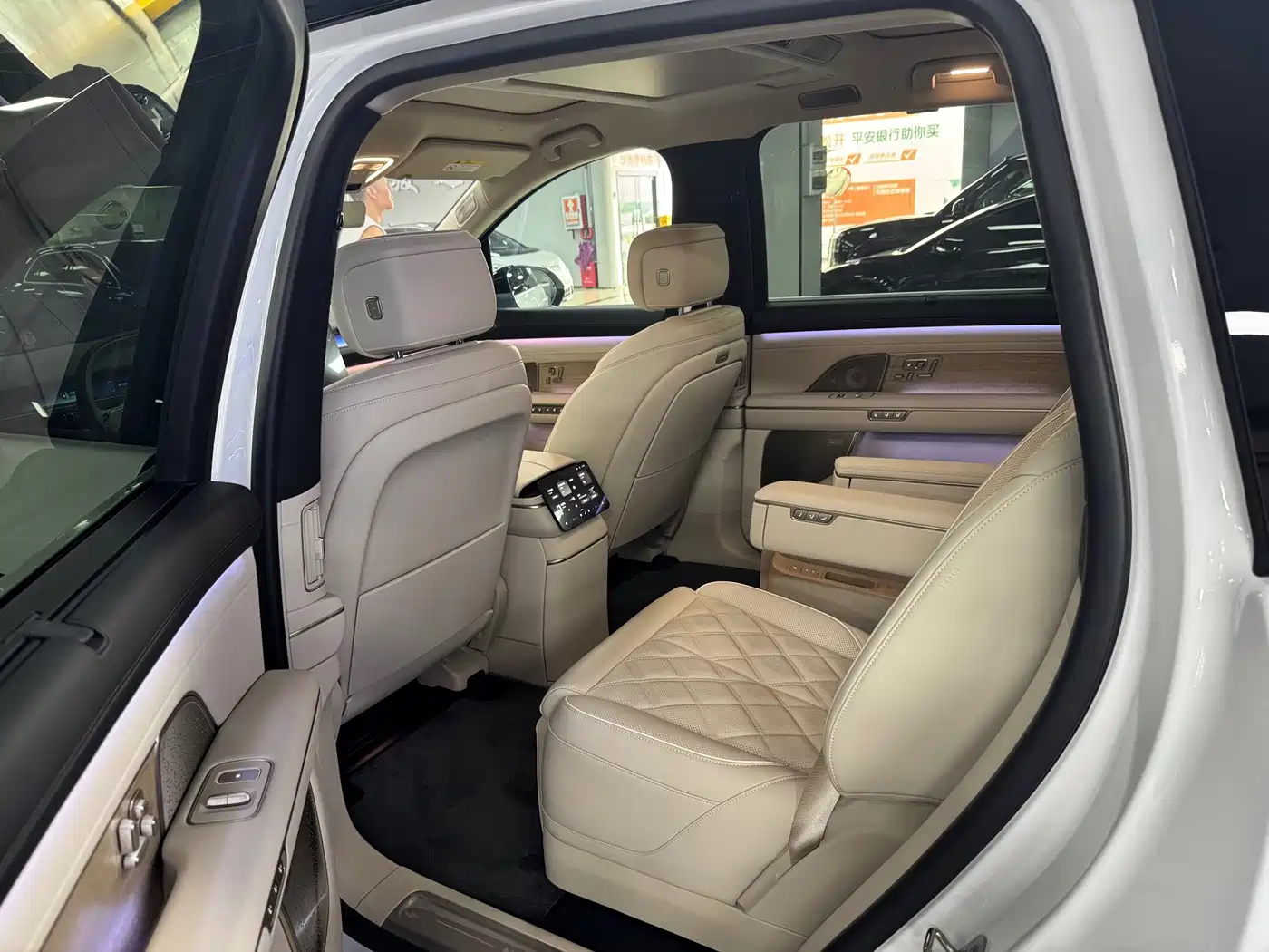 NIO ES8 2026 2025 Model 6-Seat Executive Luxury Edition