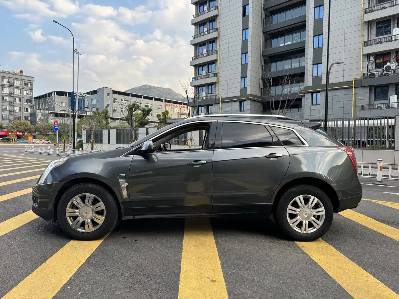 Cadillac SRX 2010 Model 3.0L Luxury Edition фото 4