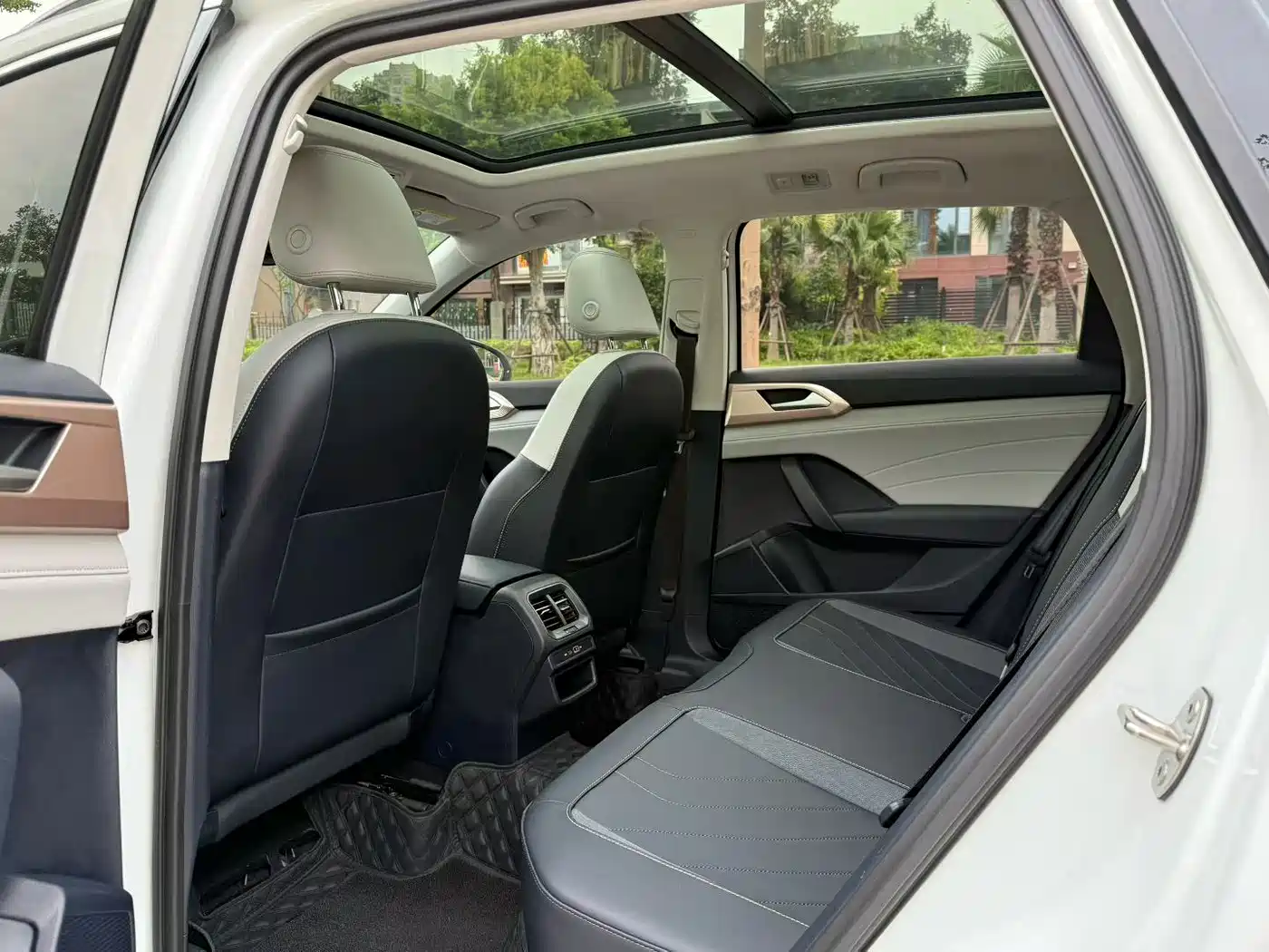 Volkswagen Tharu, миниатюра 8
