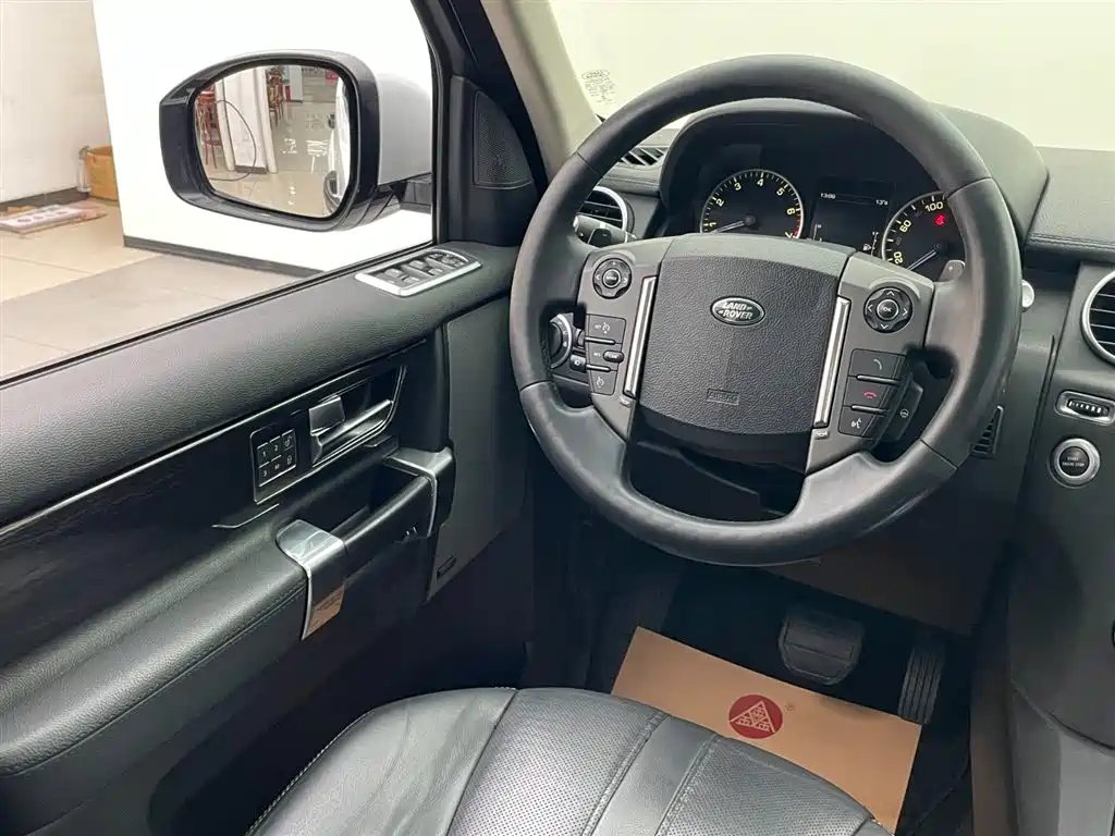 Land Rover Discovery 2016 3.0 SC V6 SE фото 29