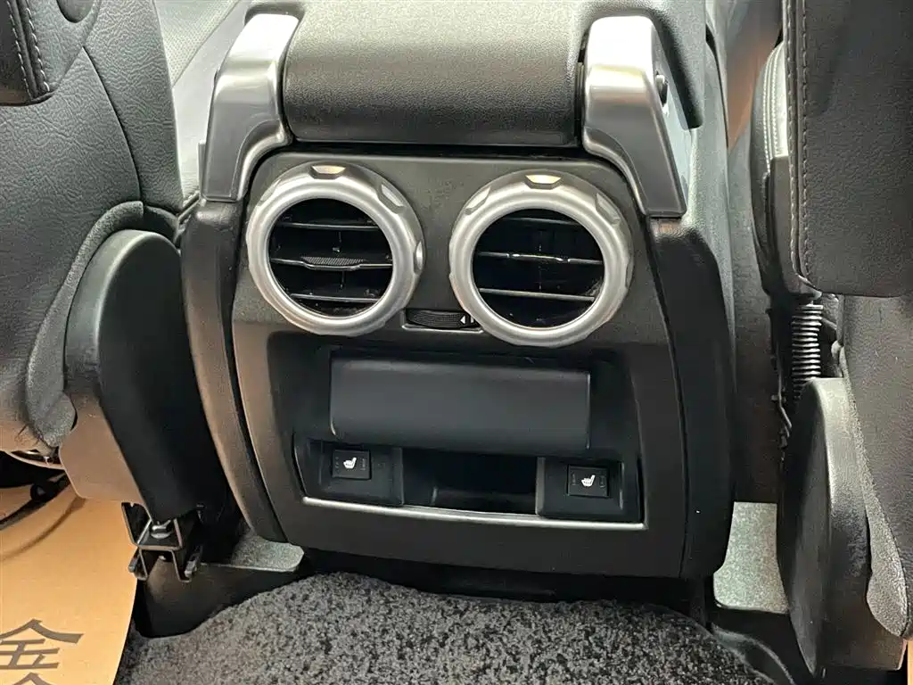 Land Rover Discovery 2016 3.0 SC V6 SE фото 27