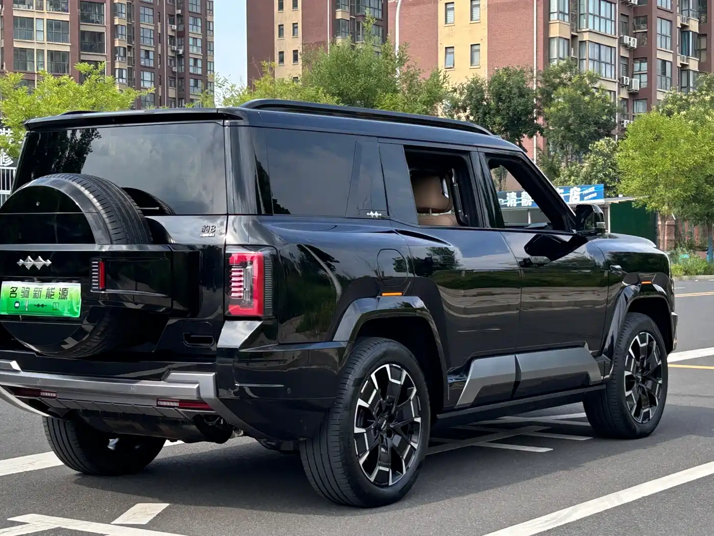 Fang Cheng Bao Leopard 8 2025 2025 Zhiyong Flagship 6-Seater