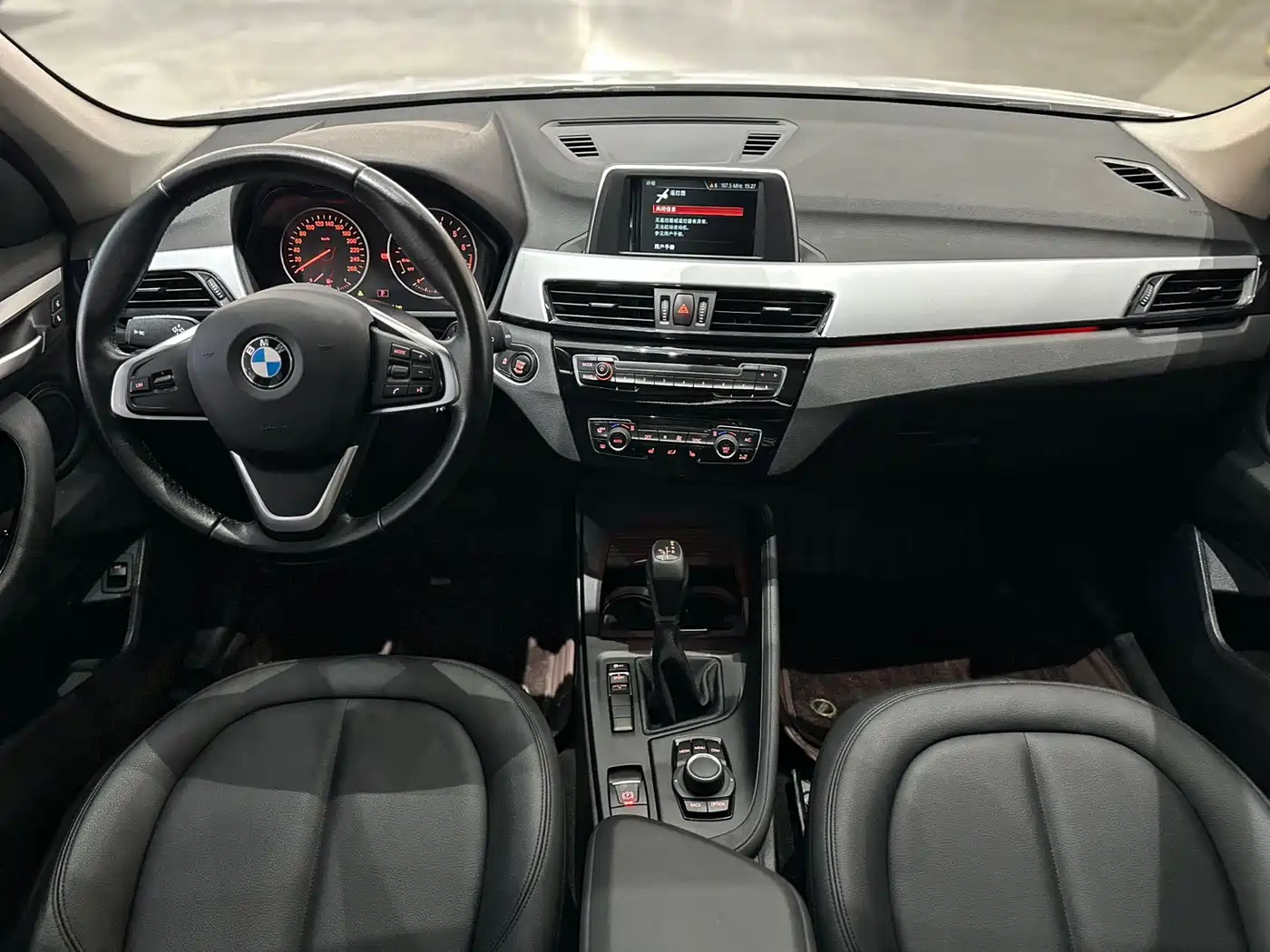BMW X1 2018 sDrive20Li Leading Model фото 14